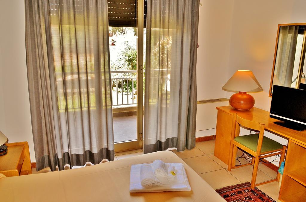 Hotel Rasula Alta Гравина-ди-Катания Экстерьер фото