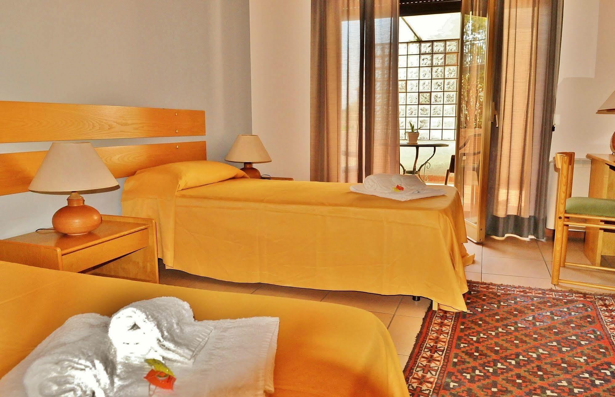 Hotel Rasula Alta Гравина-ди-Катания Экстерьер фото