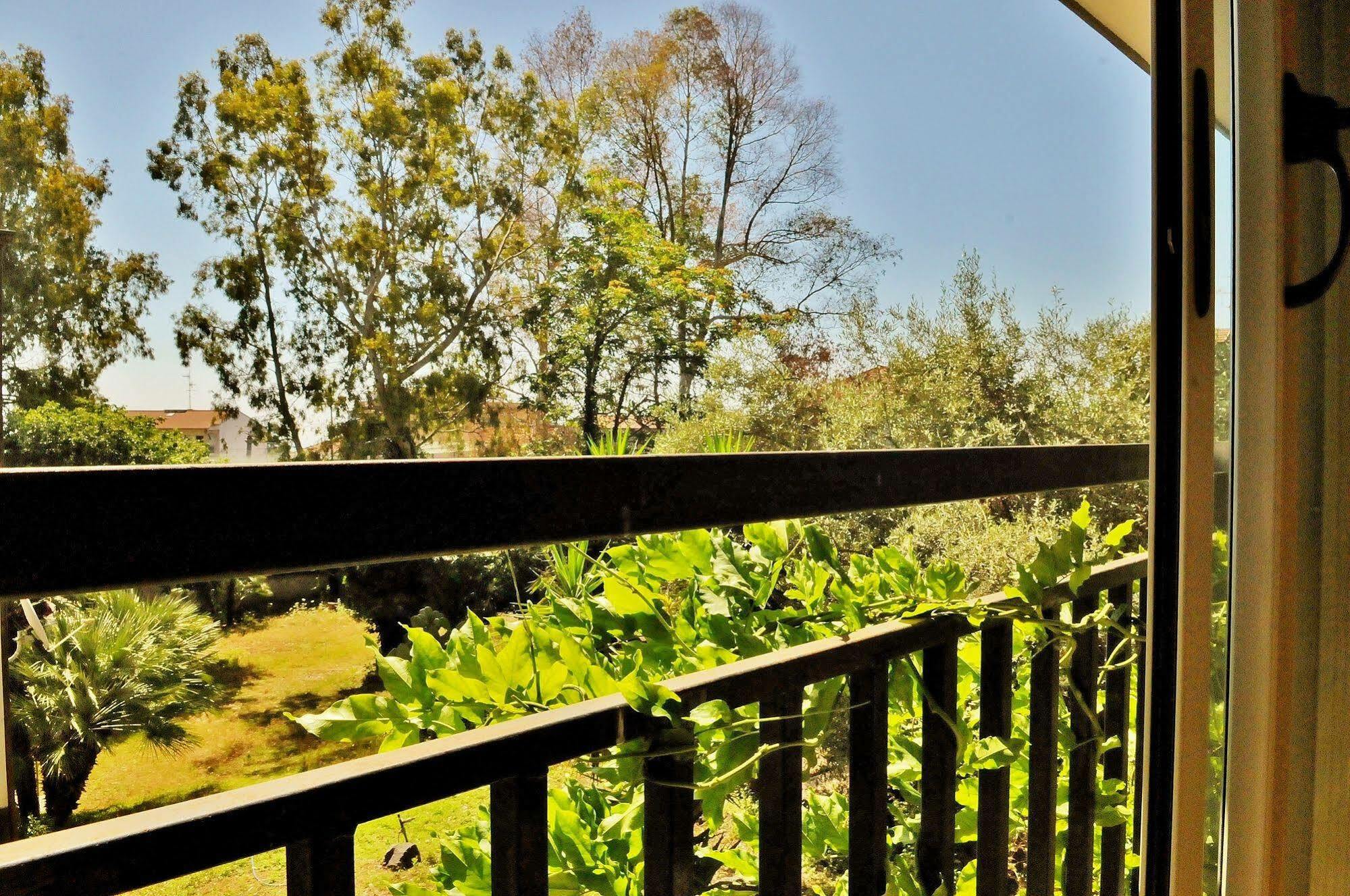 Hotel Rasula Alta Гравина-ди-Катания Экстерьер фото