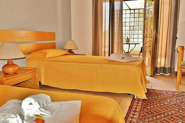 Hotel Rasula Alta Гравина-ди-Катания Экстерьер фото